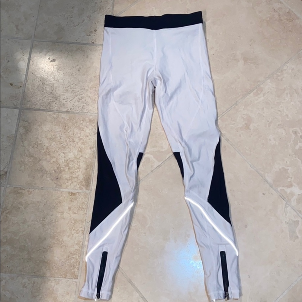 Victoria’s Secret white and black leggings